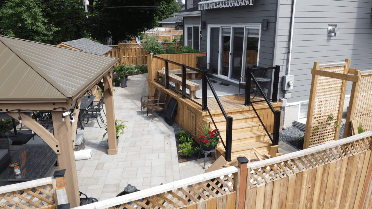 Ottawa Deck Builders - Backyard Decks Ottawa - Decks Ottawa